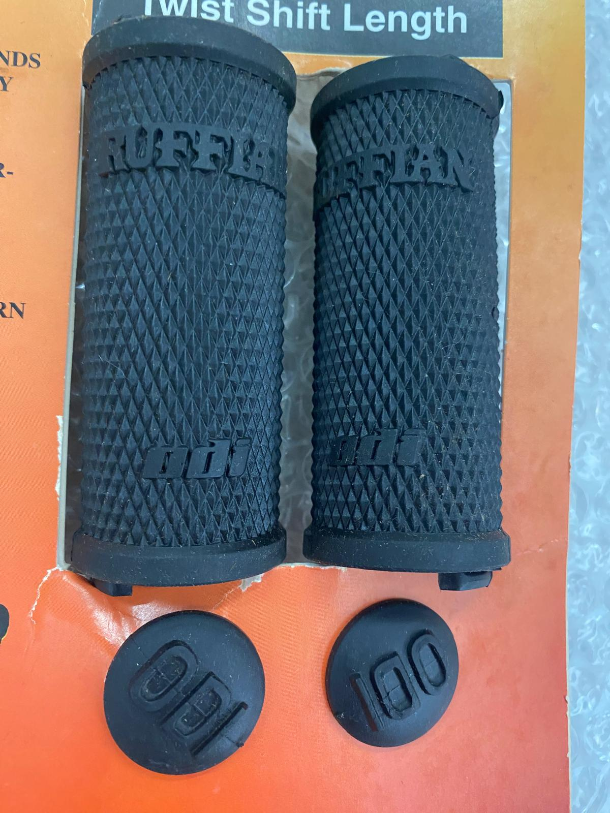 ODI Ruffian Mountain Bike Grips (Replacemen)-Graphite