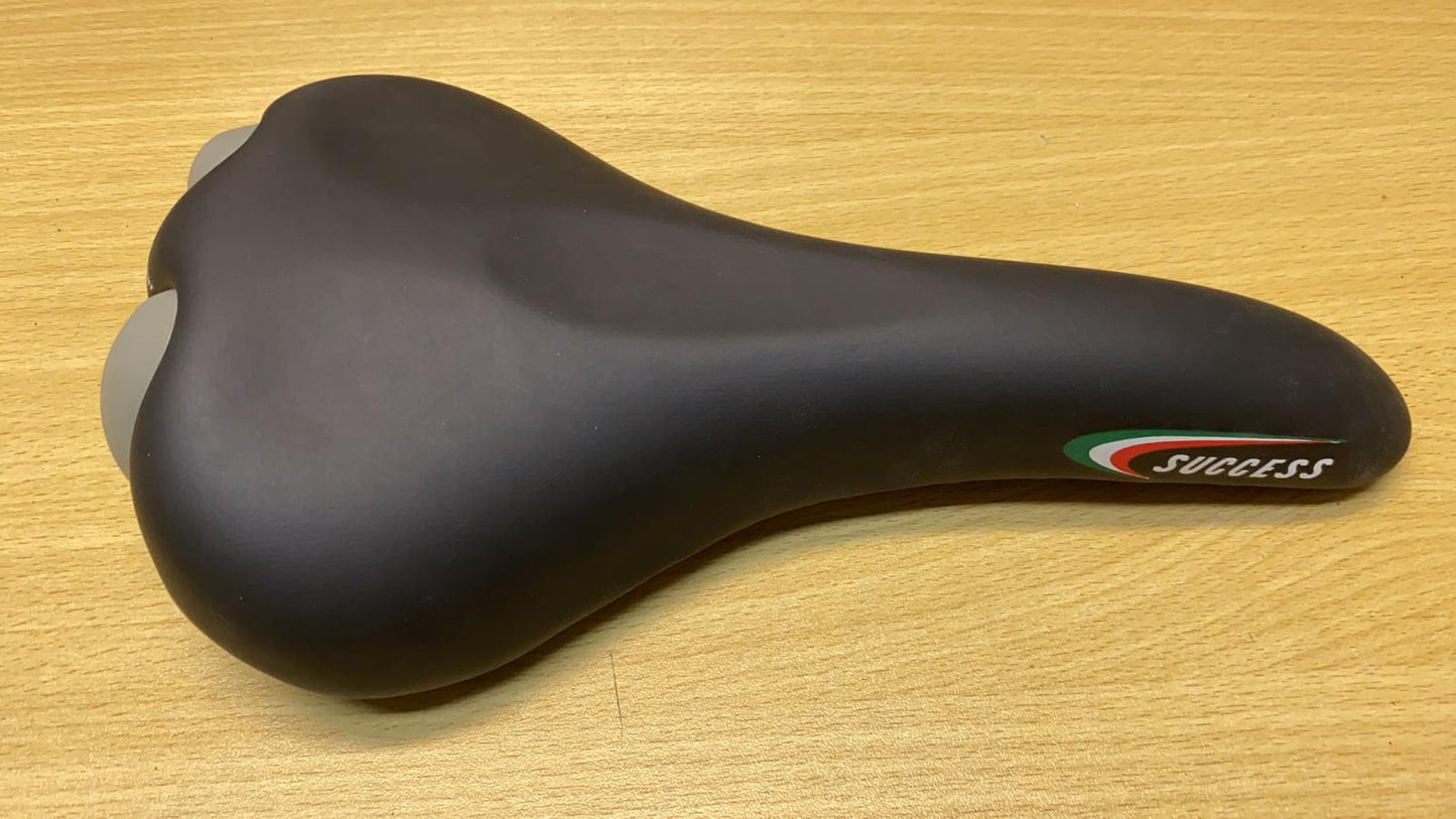 SELLE サクセス ターボ F1 サドル